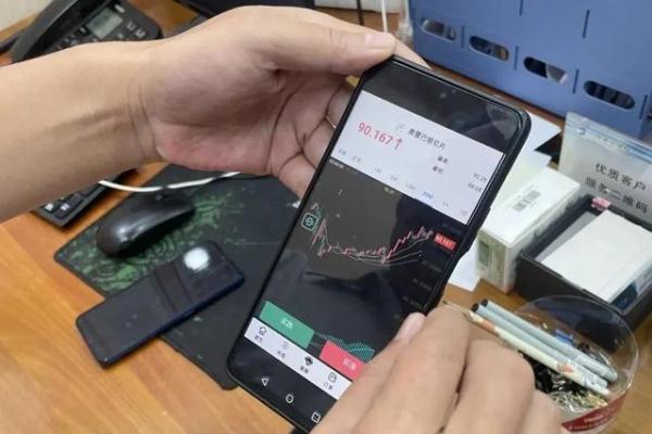 苦口婆心、不厌其烦，终于保住了她的37万元！