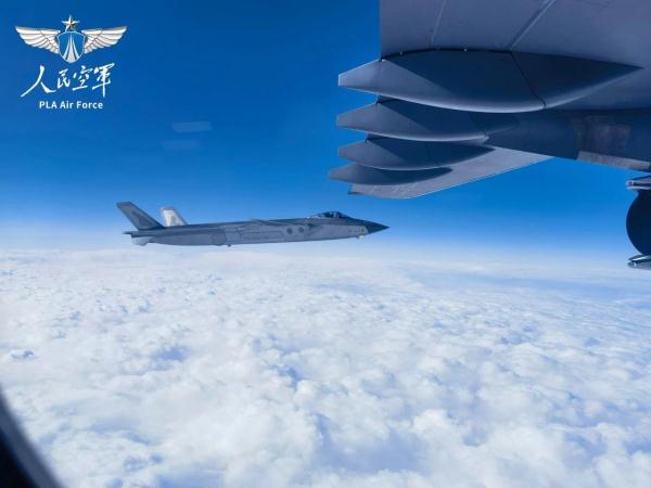 “奉命为您护航！”运-20歼-20编队通话细节公开