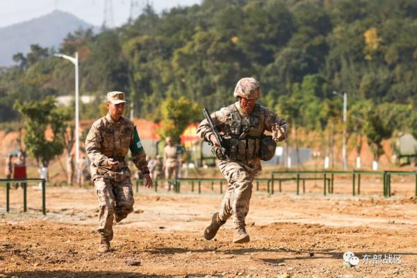 这次比拼，上场的全是营长！