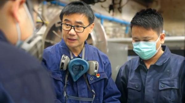 绝了！他闭着眼就能焊出“鱼鳞纹”！