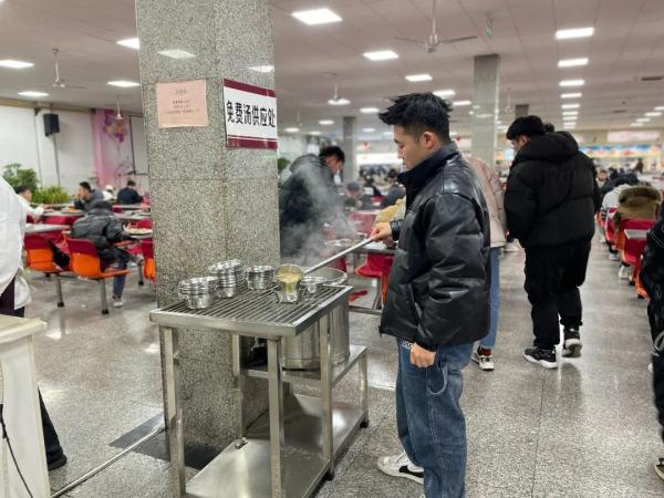 大学生求泡芙"秘方"？283字回复刷屏！