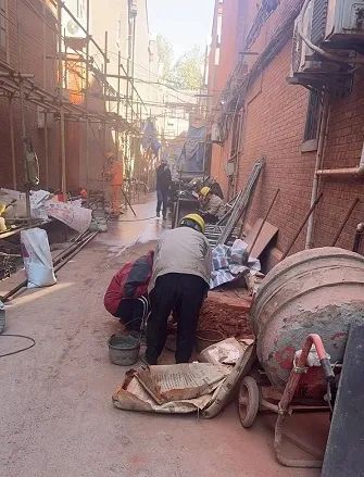 上海一小区文保建筑修缮,粉尘扑鼻居民苦不堪言!居委会、施工方回应 上海一小区文保建筑修缮,粉尘扑鼻居民苦不堪言!居委会、施工方回应