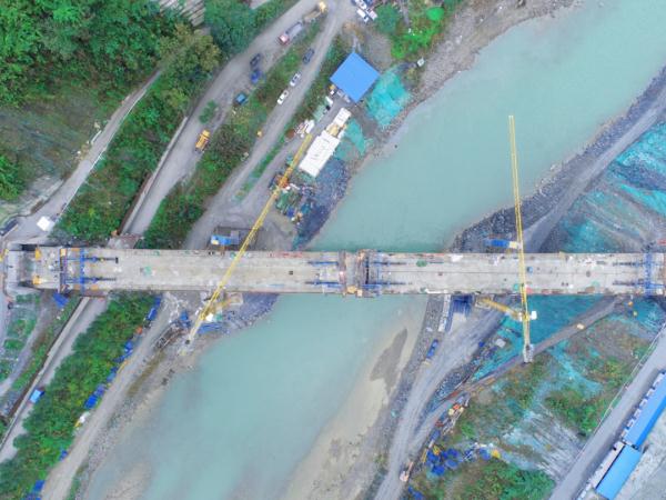 顺利合龙!西康高铁迎来新进展→ 顺利合龙!西康高铁迎来新进展→