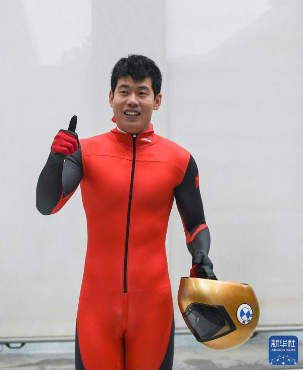 钢架雪车｜闫文港获男子钢架雪车冠军