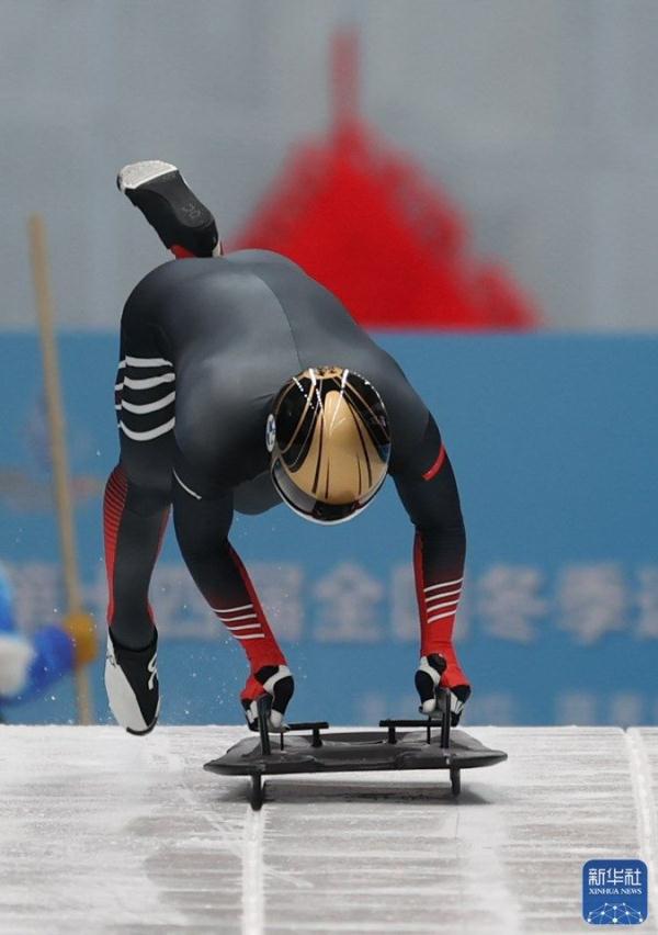 钢架雪车｜闫文港获男子钢架雪车冠军