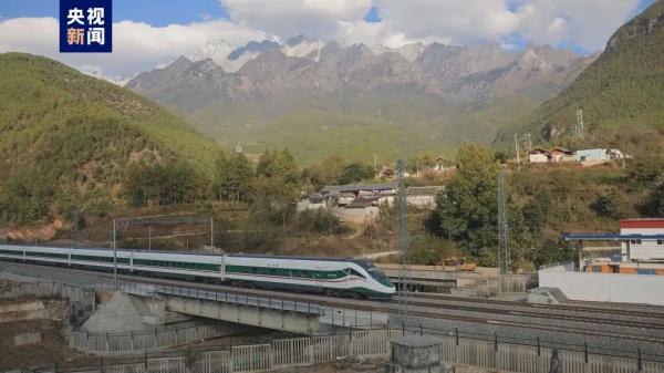 明天通车！丽江、玉龙雪山、香格里拉…这条旅游铁路，火爆预定！