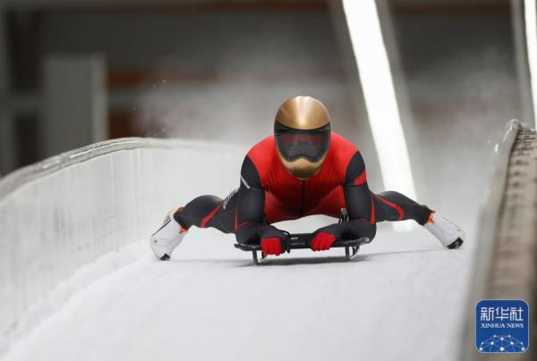 钢架雪车｜闫文港获男子钢架雪车冠军