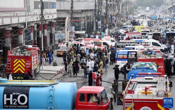 巴基斯坦南部一商场火灾致8人死亡