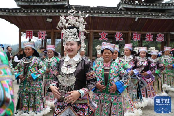 贵州榕江：笙歌舞步欢庆苗年