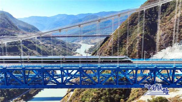 又一高铁，今日开通！