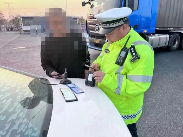 长途行车警惕“冬眠”危险 长途行车警惕“冬眠”危险