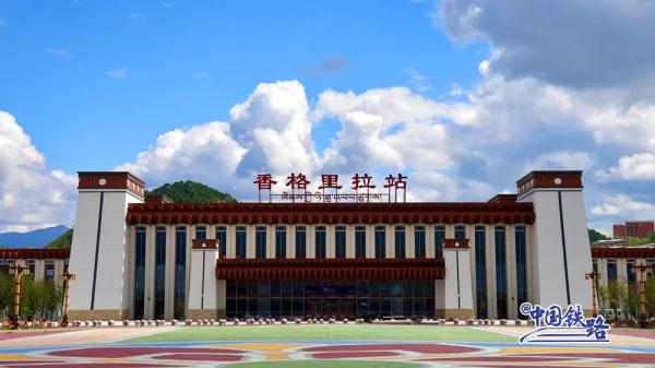 又一高铁，今日开通！