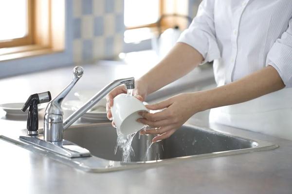 别再用这种碗筷了，小心“病从口入”！