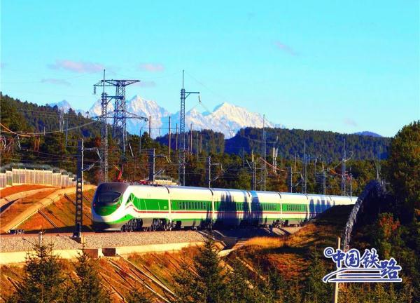 又一高铁，今日开通！