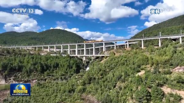 滇藏铁路丽江至香格里拉段今天通车运营 滇藏铁路丽江至香格里拉段今天通车运营