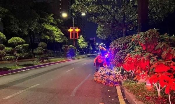 书包落在公交车上，交警立即帮忙找回！暖心行动持续进行中......