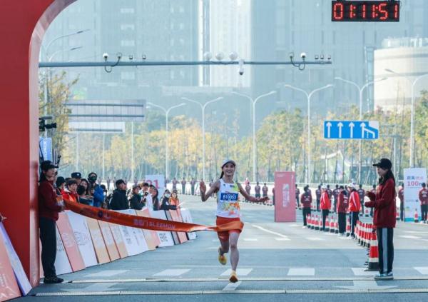 2023绍兴马拉松：男、女全马均破赛会纪录