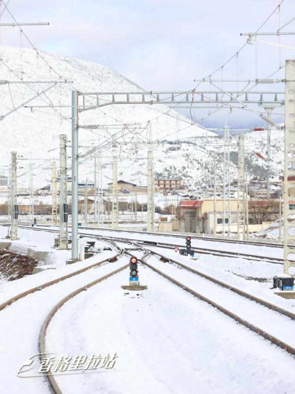 发车！坐上火车去香格里拉