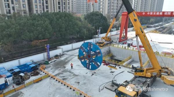【提示】申通地铁：23号线迎来新进展 首台盾构顺利吊装下井