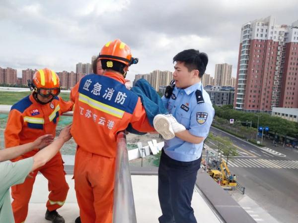 派出所里的“高富帅”是谁？