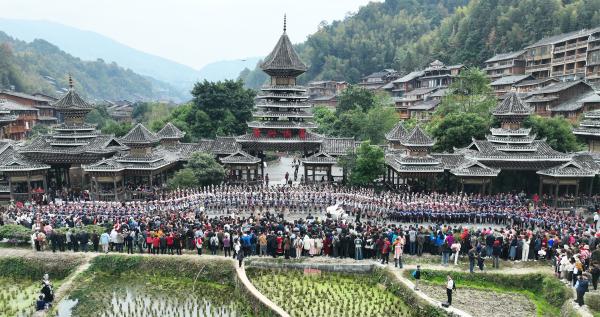 贵州肇兴:千人侗族大歌展非遗魅力 贵州肇兴:千人侗族大歌展非遗魅力