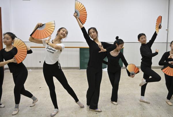 多彩社团让学生乐享课后时光