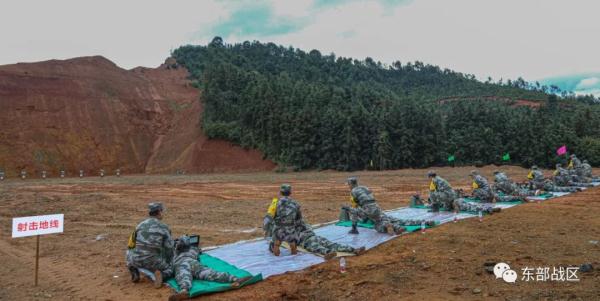 这场实弹射击考核,专武干部、基干民兵和民兵教练员都参加了 这场实弹射击考核,专武干部、基干民兵和民兵教练员都参加了