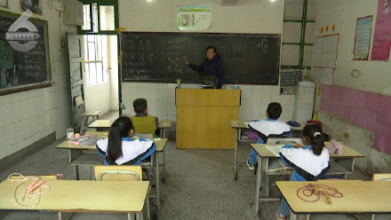 昆明一所小学一年级只有4个新生 &nbsp;校方：19年来第一次