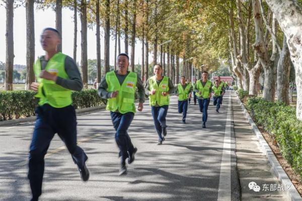 体能“特级”考评,看高手如何过招 体能“特级”考评,看高手如何过招