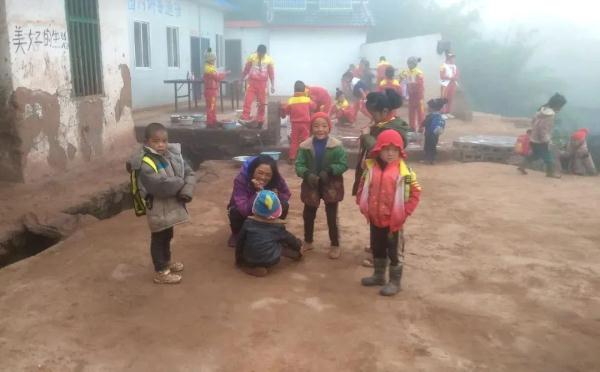 空军退役女大校，大凉山支教10年，她是来自重庆的最美索玛花