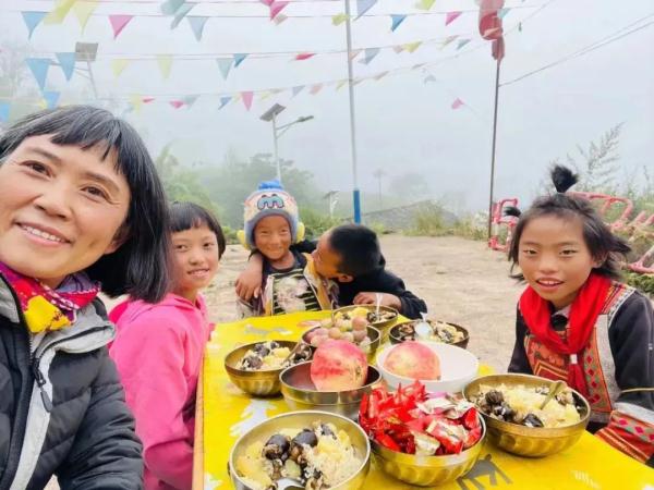 空军退役女大校，大凉山支教10年，她是来自重庆的最美索玛花