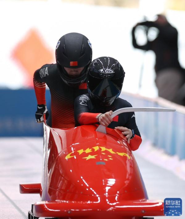 全冬会 | 怀明明/王璇获女子双人雪车冠军