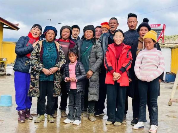 空军退役女大校，大凉山支教10年，她是来自重庆的最美索玛花