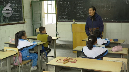 昆明一所小学一年级只有4个新生 &nbsp;校方：19年来第一次