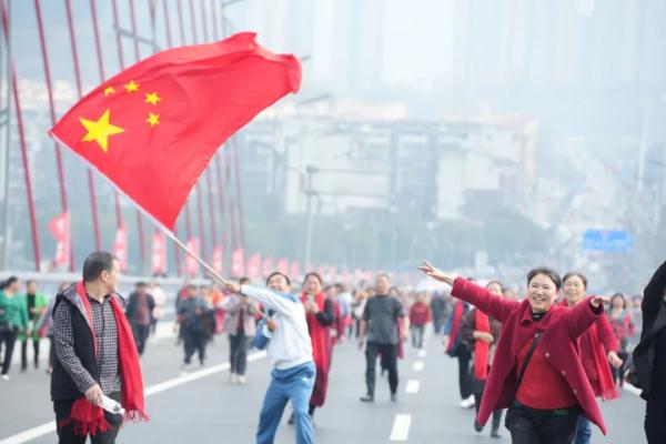 新地标！泸州纳溪长江大桥通车