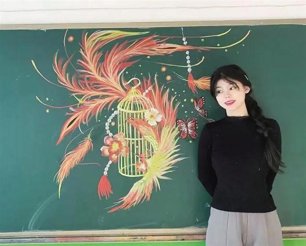 老师，您这粉笔画……舍不得擦呀！
