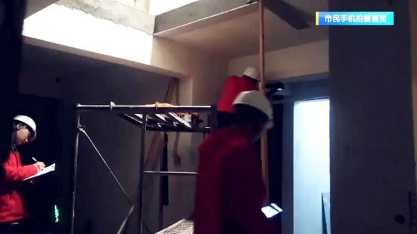 震惊!一楼住户挖地三尺DIY地下室,物管担心34楼建筑有隐患 震惊!一楼住户挖地三尺DIY地下室,物管担心34楼建筑有隐患