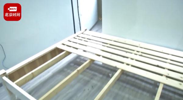 洗手间变储藏室！北京一房东把2居室改成7居室出租给10个人……