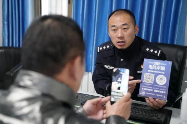 挽救轻生女子、打击洗钱团伙……这位民警凭啥被评为“青年榜样”？