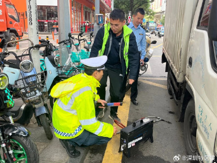 深圳交警严查黑烟车 深圳交警严查黑烟车