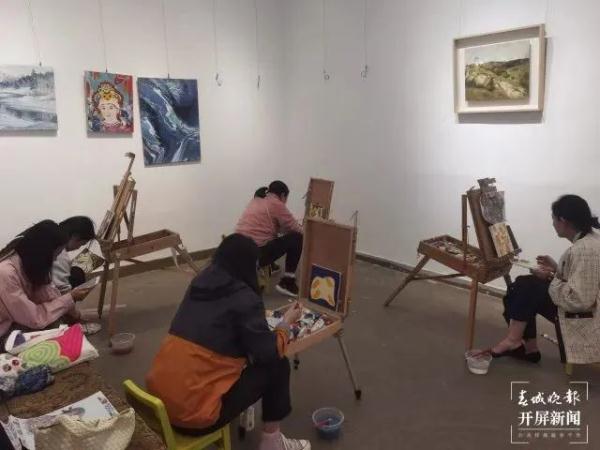 最近爆火!吸引了大批年轻人!昆明也有…… 最近爆火!吸引了大批年轻人!昆明也有……