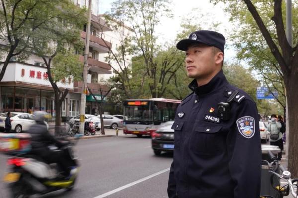 挽救轻生女子、打击洗钱团伙……这位民警凭啥被评为“青年榜样”？