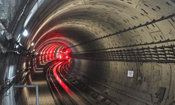 高峰时段北京地铁信号差、连不上网？北京地铁回应