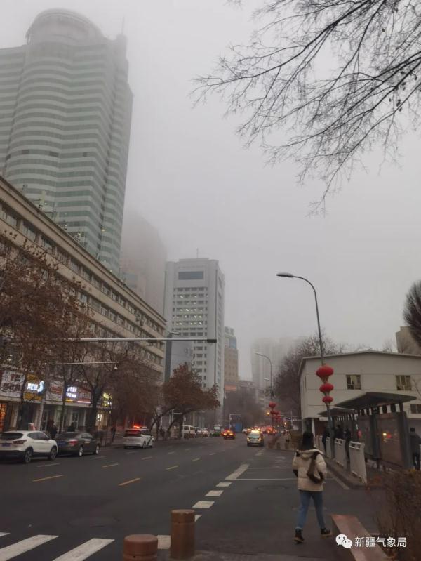 入冬晚降雪少!今年新疆咋了?专家分析→ 入冬晚降雪少!今年新疆咋了?专家分析→