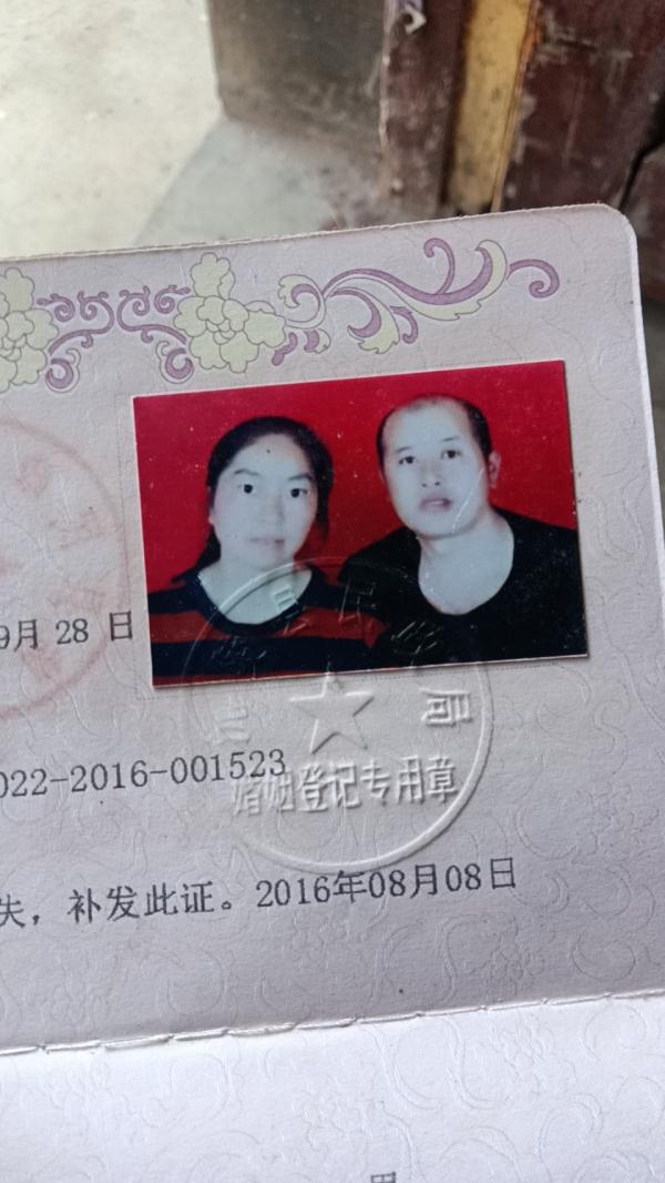 长沙环卫工夫妇结婚30年第一次拍婚纱照：当年互相看不上，现在很幸福