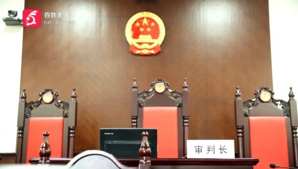 “他上头有人!”家长花8万“托关系”择校,苦等4个月后… “他上头有人!”家长花8万“托关系”择校,苦等4个月后…