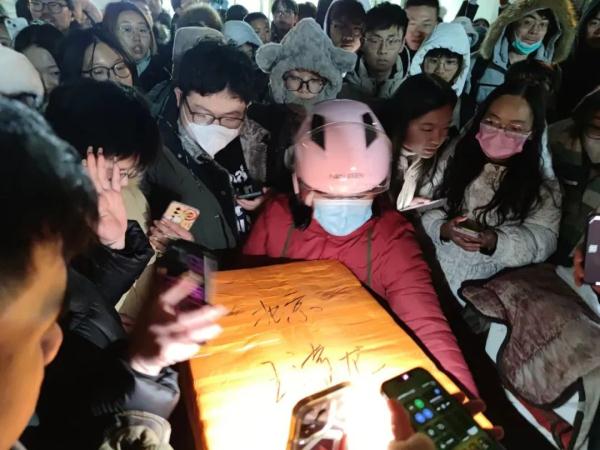 “鹅腿阿姨”停烤了