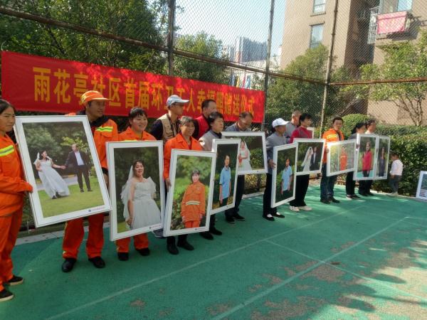 长沙环卫工夫妇结婚30年第一次拍婚纱照：当年互相看不上，现在很幸福