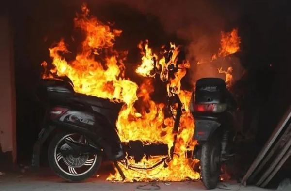 北京公布12起电动车火灾,涉及爱玛、绿源等品牌 北京公布12起电动车火灾,涉及爱玛、绿源等品牌