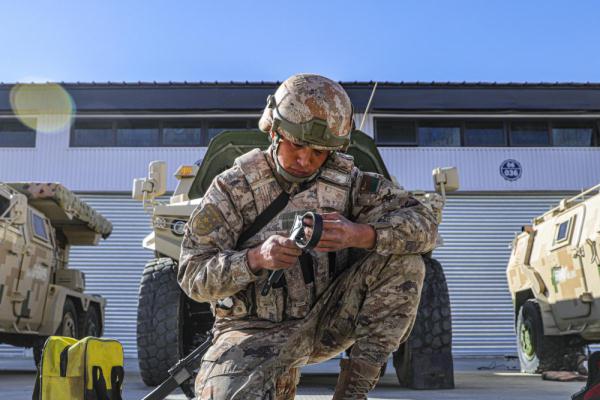 多部队开展装备换季保养工作，为战斗力“加油”